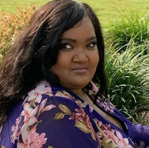 Meet your Posher, Danielle - Picture 1 of 1